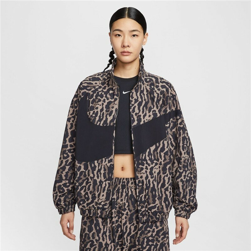 送料無料 ナイキ ウィンドブレーカー レディース NIKE ウーブン プリンテッドジャケット 裏メッシュ ナイロンジャケット オーバーサイズ アウター アニマル柄 軽量 はっ水 女性 スポーツ カジュアル ウェア おしゃれ ビッグロゴ スポーツMIX ブランド アパレル/IB7264-010