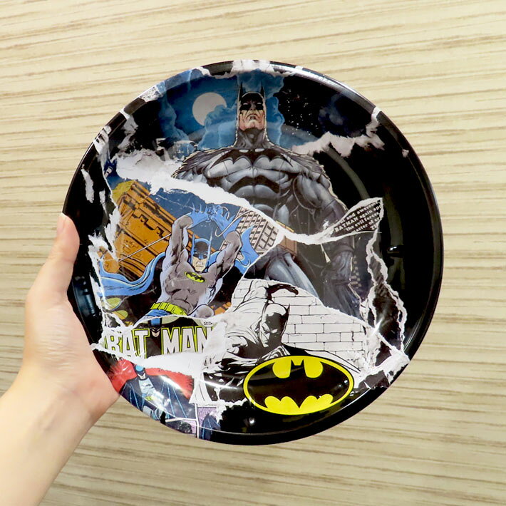 バットマン サービング ボウル　お盆 丸 円 配膳 キッチン アメコミ ヒーロー 映画 コミック インパクト カラフル キャンプ トレイ トレー 皿 インテリア デザイン グッズ おしゃれ アメリカン雑貨 子ども キャラ グッズ クリスマス BAT MAN Serving Bowl w5thst-10007330 Foothill Gardens サンプル画像3