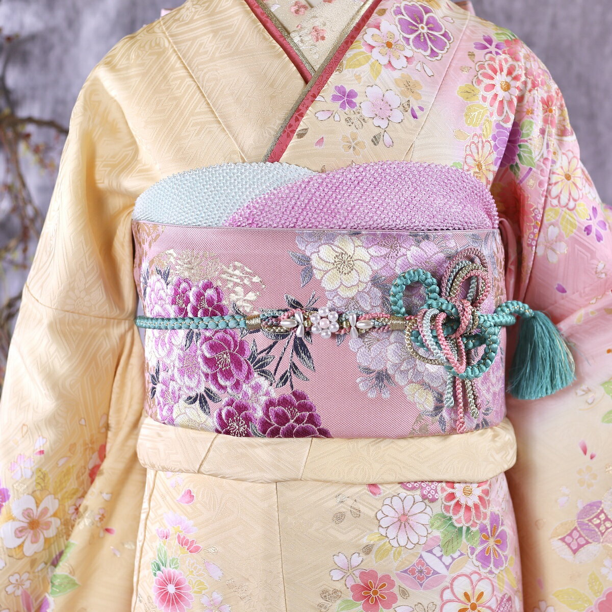 ＼20％OFF！／【中古】振袖 7点フルセット M〜Lサイズ 振袖セット 振袖フルセット フルセット 成人式 着物 晴れ着 黄 クリーム ピンク ぼかし 古典 古典柄 菊 淡色 帯 帯揚げ 重衿 半衿 帯締め 結婚式 ブライダル 十三参り F-116