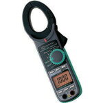 ★特徴★ CAT．4の多機能中口径AC/DCクランプです。活線チェックが可能なNCV機能付きです。最小分解能0．1Aです。 ★用途★ 交流電流、直流電流測定。 ★商品スペック★ 仕様・規格 直流電流(A)：1000 交流電流(A)：1000 直流電圧(V)：600 交流電圧(V)：600 抵抗(Ω)：60M 電源(V)：単4乾電池(R03)×2個(付属) 検波方式：真の実効値(TURERMS) 幅(mm)：82 奥行(mm)：36 高さ(mm)：254 最大測定導体径(mm)：40 測定電流(交流/直流/交直両用)：交直両用 電源：単4乾電池(R03)×2個(付属) 連続使用時間(h)：10 仕様・規格2 最大表示：6000カウント オートパワーオフ：約15分 入数 1台 質量・質量単位 310g 製造国 タイ 品番 KEW2056R JANコード 4560187060786 メーカー名 共立電気計器（株）