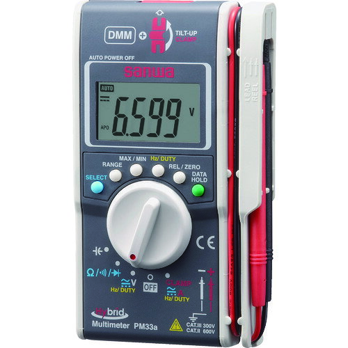 ★特徴★ ポケットサイズのマルチメーターとクランプメーターの複合機です。クランプはU字型、薄さ7mm、クランプ径Φ10mmで、0?180°まで角度変更可能です。MIN/MAX値のホールド機能付です。CE規格品です。国際安全規格CAT.[3]300Vに準拠ダイオード測定/導通ブザー機能付きです。6.6nFレンジから最大66mFコンデンサ容量測定が可能です。660Hzレンジから最大66kHz周波数測定が可能です。直流電流および交流電流は100Aまでのクランプ電流測定20?80%のデューティ比が測定可能です。 ★用途★ 設備機器メンテナンス用。分電盤などの電流測定用。電子工作用。ビルメンテナンス用。施設保存メンテナンス用。 ★商品スペック★ 仕様・規格 直流電圧(V)：600 交流電圧(V)：600 直流電流(A)：100 交流電流(A)：100 抵抗(Ω)：66M 検波方式：平均値整流(MEAN) 電源(V)：単4アルカリ乾電池(LR03)×2本(付属) 幅(mm)：75 奥行(mm)：19.9 高さ(mm)：130 校正書類：対応可能 導通チェック：約30Ω未満でブザー音 開放電圧:約1.2V 電源：単4アルカリ乾電池(LR03)×2本(付属) 連続使用時間(h)：約66 ケース：なし コンデンサ：66mF 最大表示(カウント)：6600 ダイオードテスト：開放電圧1.2V デューティ比：20?80％ 周波数(kHz)：66 仕様・規格2 相対値測定機能 オートパワーオフ機能 安全規格CAT.［［R2］］600V CAT.［［R3］］300V セット内容・付属品 取扱説明書 入数 1台 注意事項 3.6kVAを超える電力ラインでは使用しないこと。 本器のクランプセンサは低電圧用です。クランプ電流測定は600V以下の線路で使用すること。 測定中はテストプローブのつばよりテストピン側およびクランプセンサのバリアより先を持たないこと。 測定中は他のファンクションまたは他のレンジに切り換えないこと。 インバータ回路のような特殊な波形では、本器が誤動作や正常な測定が出来ない場合があります。 質量・質量単位 160g 製造国 中国 品番 PM33A JANコード 4981754022080 メーカー名 三和電気計器（株）