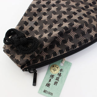 【送料弊社負担】腰袋 正絹本場筑前博多織 信玄袋 巾着 シルク 日本製〈変わり千鳥格子文様 茶ベース こげ茶色×茶×黒・根付 大天狗〉絹100％ ハウンド・トゥース てんぐ テング 腰巾着