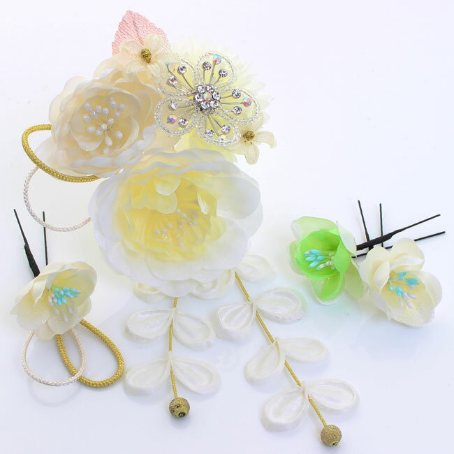 髪飾り　花　4点セット　成人式　振袖　卒業式　袴　結婚式　ウエディング　ドレス　浴衣　トリオフラワーブーケ　大藤ブラ飾り付き　ビッククリスタルフラワービーズ飾りc22添え　〈白〉