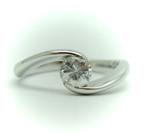 プラチナ 0.6ct・0.7ct用 リング空枠 (中心のダイヤは別売り)KWR-14-0.7♪ プラチナ 0.6ct・0.7ct用 リング空枠 (中心のダイヤは別売り)KWR-14-0.7♪