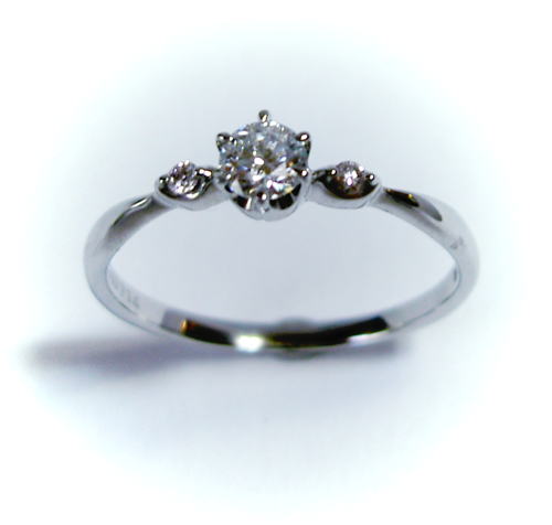 プラチナ ダイヤモンド0.185ct E-VS2-3EX(HC) リング（ピンクダイヤ入り）♪