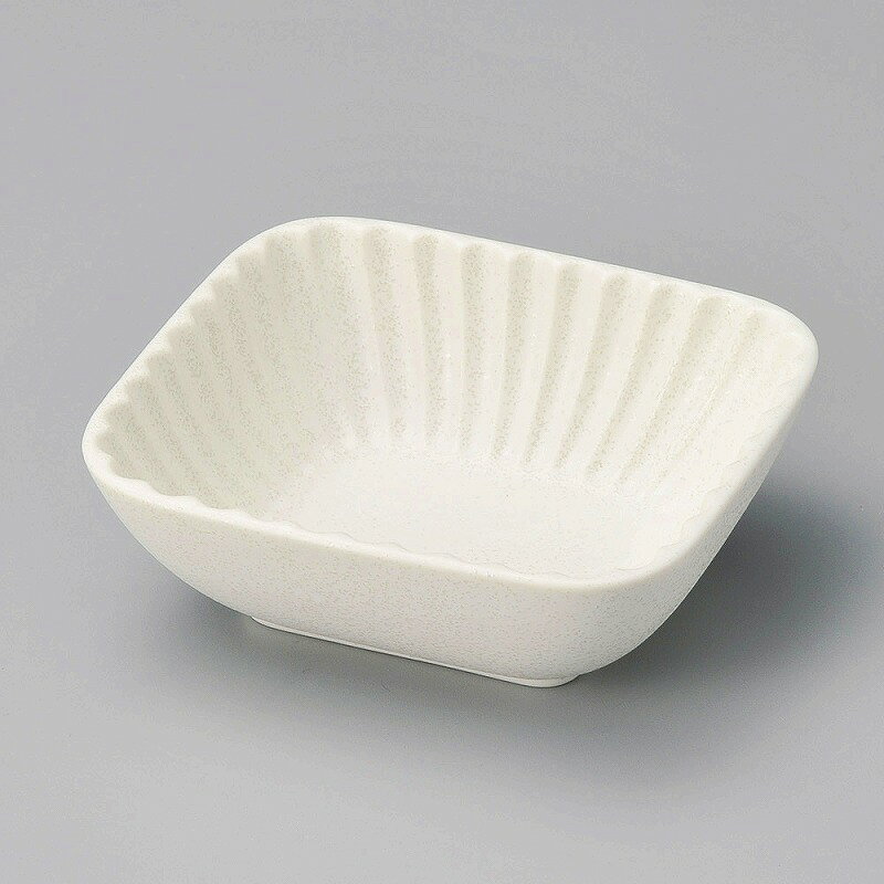 Rakuten - 陶里 第31集 白パールしのぎ角小鉢 09917-181