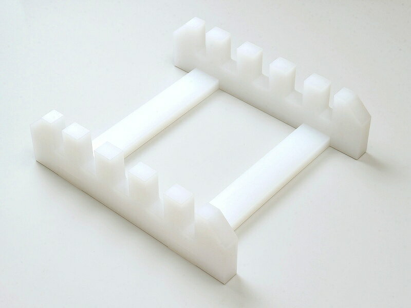 まな板立て　（長さ370 巾340 高さ100mm）