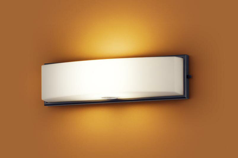 パナソニック　壁直付型　LED（電球色）　ポーチライト　密閉型　LED電球交換型・防雨型・FreePaお出迎え・明るさセンサ付・点灯省エネ型　40形電球1灯器具相当　LED電球小形電球タイプ1灯（E17）　ランプ付　LGWC85011U