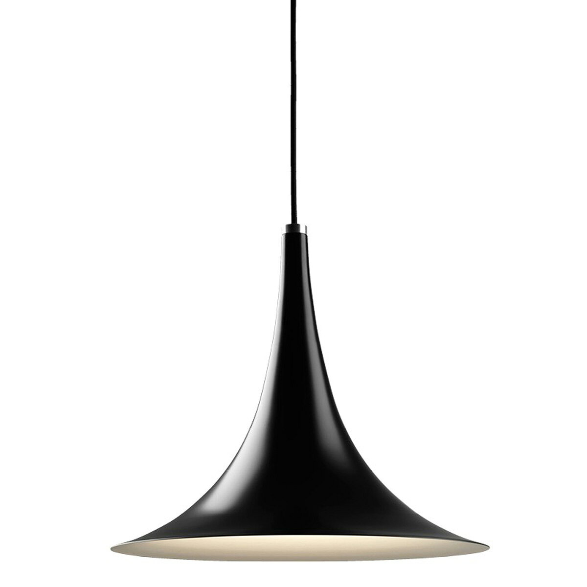 メーカー： ロイヤルファニチャーコレクション/Royal Furniture Collection Co., Ltd. ブランド名：DARO サイズ：H310 × φ350mm コード長：1500mm カラー：ブラック 電球：E26 60W（電球別売） 素材：アルミ デザイナー：トーマス・ホルスト・マドセン 備考：引掛シーリング対応,フランジカバー付 ※お取り寄せ商品となります。 在庫がある場合でも納期1〜2週間程かかる商品です。 欠品の場合は納期が数か月かかる場合もございますのでご了承くださいませ。 ※ご注文後の返品・交換・キャンセルは出来ませんのでご了承ください。 ※コード加工も承っております。（長さによって価格が異なります。）※ロイヤルファニチャーのペンダントライトは、原則コードの長さ150cmになっております。 コード加工をご希望の場合は、天井から照明本体の下端までの寸法【全長〇〇cm】にてご指定ください。（1cm単位・引掛けシーリングボディや埋込ローゼットの寸法は含みません。） ※加工をご希望の場合、発送までに3週間〜4週間ほどかかります。（変動する場合がございますので予めご了承ください。） ※コードの加工は、手作業で行う為に全長寸法に誤差が生じることもございます。 プラス1cm迄　マイナス1cm迄　の誤差は、許容範囲とさせていただきますので予めご了承ください。 関連キーワード 照明器具 ペンダント照明 つり下げ 天井照明 吊下げ■特徴 DARφ（ダロ）は1969年に設立されたデンマークの照明メーカーです。 当初は北欧マーケット向けの製品を、自社工場で製造していました。 時代を超越した象徴的なスタイルの高品質な照明で、数々の国際的な賞を受賞しています。 Thomas Holst Madsenは、レストラン、カフェ、ホテル、小売店、会議室、個人用の家庭での使用に理想的な現代的なランプを設計しました。 シンプルなサスペンション、シェードが掛かるバーのデザイン、ティルティング機能の追加によりユニークなランプが作成されました。 光の分布はデザインに不可欠であり、Bell +の側面と上部から生成される照明効果は、すばらしく、デザインするために重要な考え方でした。 TRION ＋35P1 DA-TRION35P1-P-BK