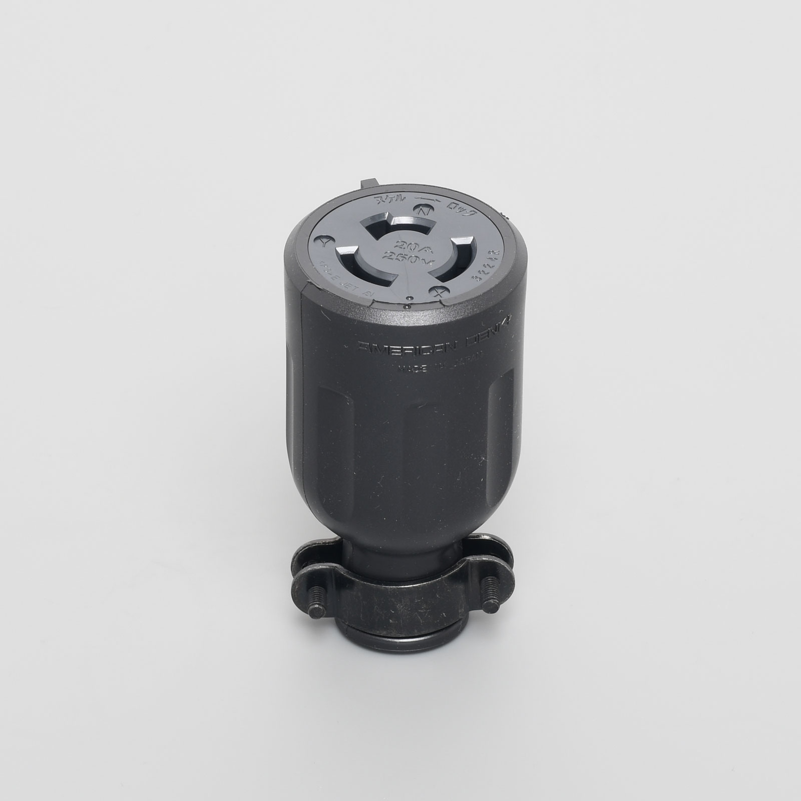 乐天商城 - アメリカン電機　3P 20A 250V　引掛形コードコネクタボディ（ゴムカバー）　3224R