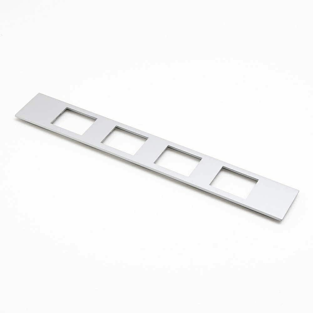 スガツネ　LAMP　コンセントプレート　DMFH-EA型　金属製　掘込仕様　シルバー　4口　DMFH4-EA-SL