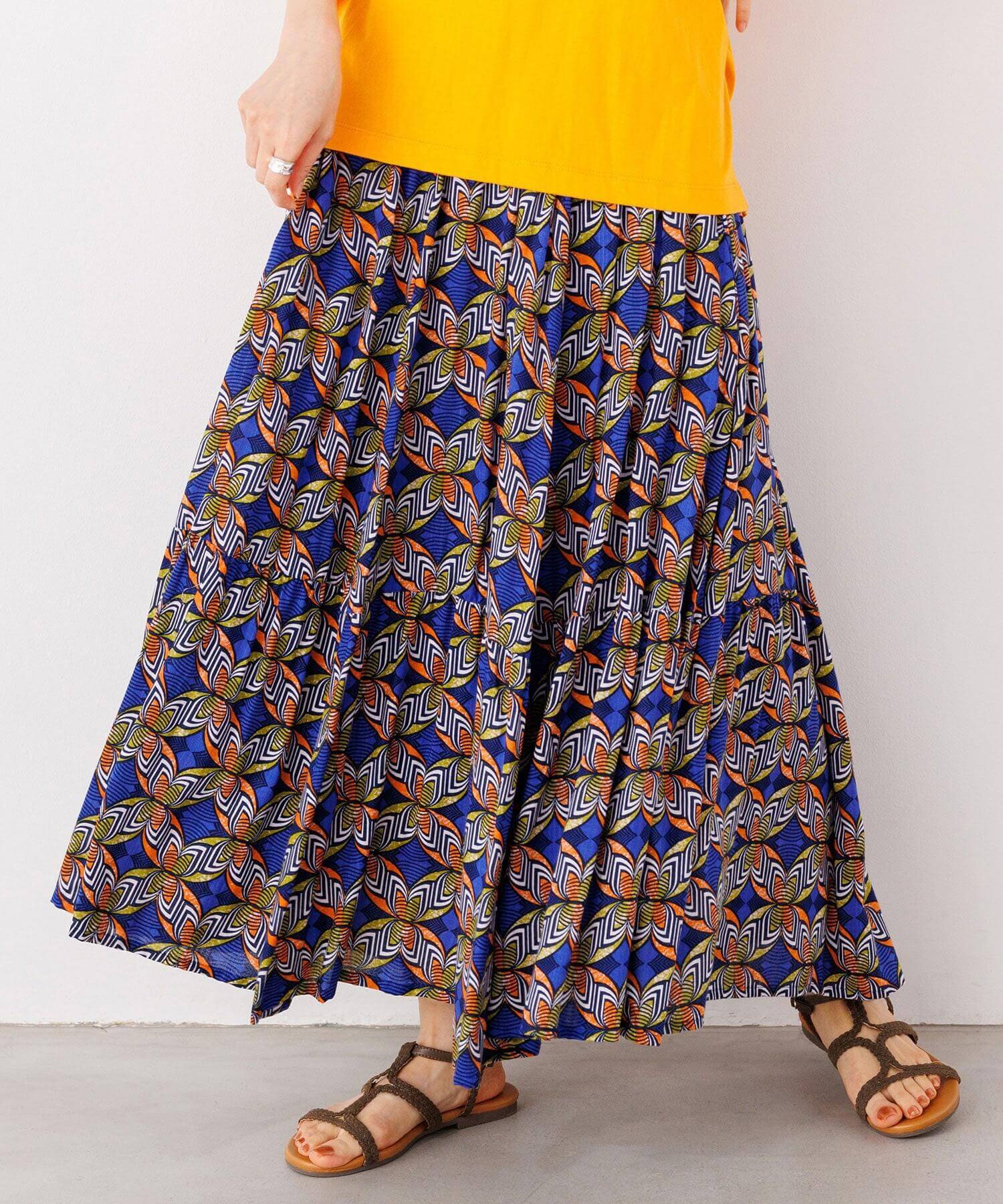 【公式】[リル・ニーナ] lil nina 【MADE IN INDIA】揺れるフレアに惹かれる、アフリカン柄ギャザースカート