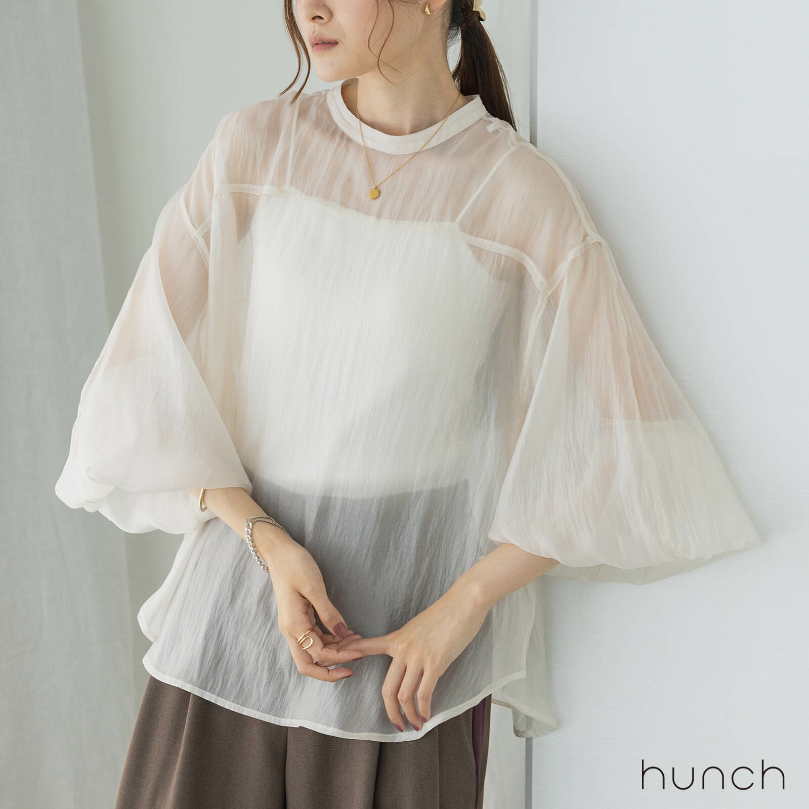 【16日まで限定クーポン＆特別SALE30%OFF】W割引でさらにお得★公式 [ハンチ] hunch ボリュームスリーブ シアーブラウス | レディース 春 夏 秋 きれいめ カジュアル おしゃれ 大人 旬 トレンド トップス シンプル