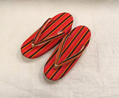 草履 女の子 赤系 レッド お正月 正月 初詣 ゾーリ【草履】【18cm】【ウール】商品の都合上柄の配置の..