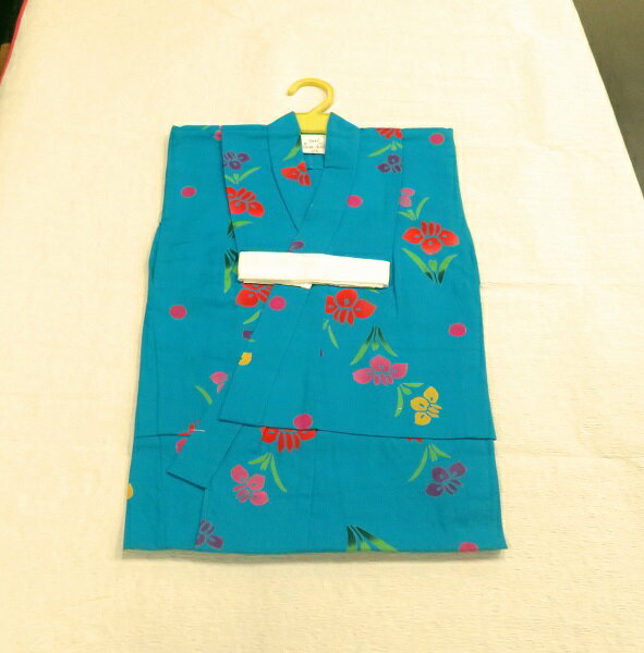 子供用 浴衣 仕立て上がり 女の子 着物　日本製 レトロ調の柄 3歳 4歳 水色っぽい青系地 こども用 仕立て上り きもの ゆかた※店頭見切り品につき少々難有　色あせ、ヤケやキズ等がございますのでご了承ください。06