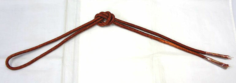 帯締め 和装小物　正絹 丸組み帯締め　帯〆 着付け小物 茶系　金糸 シルク モダン 小紋 紬 プレタ 幅：約0.6cm 長さ：約158cm(ふさを含む)　メール便、レターパック対応可(※同じタイプを4点までの注文対応可です。) メーカー見切り品　少々訳あり