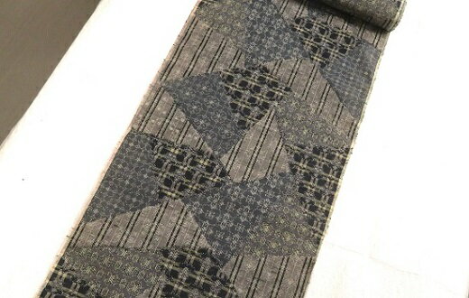 反物 紬 着物 正絹 生地 正絹紬 シルク きもの 手織佐匠紬 越後国 手織特撰柄 紬着尺 レトロ調の柄 グ..