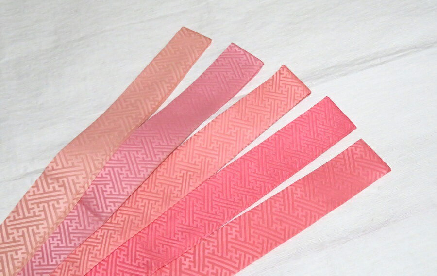 正絹 重ね衿　重ね襟　伊達衿 ピンク系 ピンク 和装小物 着付け小物 ※色の濃さ等はおまかせになります..