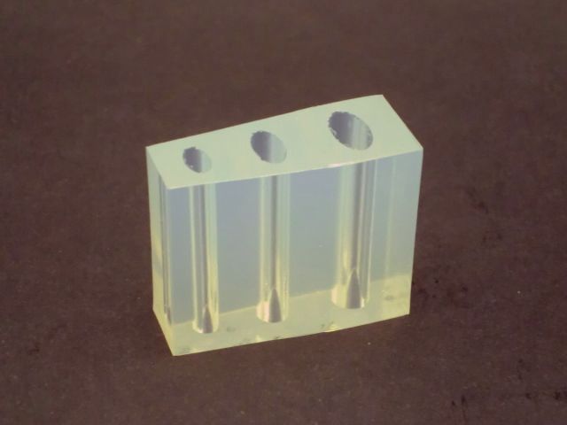 レジン専用・シリコン型 C-519 楕円柱スティック／シリコンモールド／UVレジン／レジン／容器