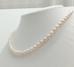 【巻き照り花珠級】あこや真珠ネックレスと純チタンフックピアス6.5mm-7mmのセット　ピンク　クラスプシルバービーンズ　品質証明書付き　金属アレルギー対応　アコヤ真珠アコヤパールあこやパール6.5ミリ‐7ミリ　直結ピアス　ラウンド　213b