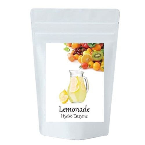 商品名 Lemonade Hydro Enzyme(レモネード　水素エンザイム) 名称 レモン果汁末含有食品 原材料名 ブドウ糖、難消化性デキストリン、果汁パウダー(レモン濃縮果汁末、デキストリン、澱粉)、ハチミツパウダー、キャンドルブッシュ末、コレウスフォルスコリエキス末、キダチアロエ末、デキストリン、化石サンゴ水素パウダー、乳酸菌(殺菌)(乳成分を含む)、野草発酵エキス末(りんご・やまいもを含む)、植物発酵末(デキストリン、果実・野菜類、穀物類、野草エキス、糖類、海藻類)(大豆・オレンジ・キウイフルーツ・バナナ・カシューナッツ・ゴマを含む）、植物発酵エキス末、穀物発酵エキス(小麦を含む)、マルトデキストリン/クエン酸、香料、甘味料(アスパルテーム・L-フェニルアラニン化合物)、着色料(ベニバナ黄)、ビタミンC、ビタミンE、ナイアシン、パントテン酸Ca、ビタミンB2、ビタミンB1、ビタミンB6、ビタミンA、葉酸、ビタミンD、ビタミンB12 内容量 150g 保存方法 高温多湿、直射日光を避け涼しい所に保管してください。 お召し上がり方 栄養補助食品として1日5g(付属スプーン約2杯分)を目安に、約100ccの水でよく混ぜてお召し上がりください。濃さはお好みで調節してください。 使用上の注意 ・キャンドルブッシュは、一度に大量に摂取すると下痢になる可能性があります。1日の摂取量を守って下さい。 ・乾いたスプーンを用い、ご使用のたびにチャックをしっかりお閉めください。 ・体質に合わない方は、使用を中止してください。 ・食物アレルギーのある方は原材料名表示をご参照ください。 ・薬を服用している方、通院中の方は担当医にご相談の上ご使用ください。 区分 健康食品 製造国 日本 広告文責 有限会社スフィーダメール便送料無料はコチラ