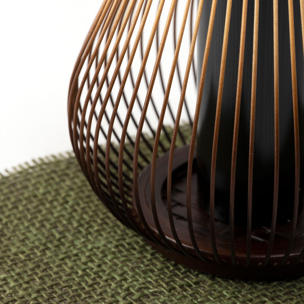 駿河竹千筋細工 花器 するが 静岡県伝統工芸品 Suruga-takesensuji-zaiku Vase made of bamboo sticks 職人が竹ひごを組んで千筋にして作り上げられた花瓶 繊細で滑らかな曲線美