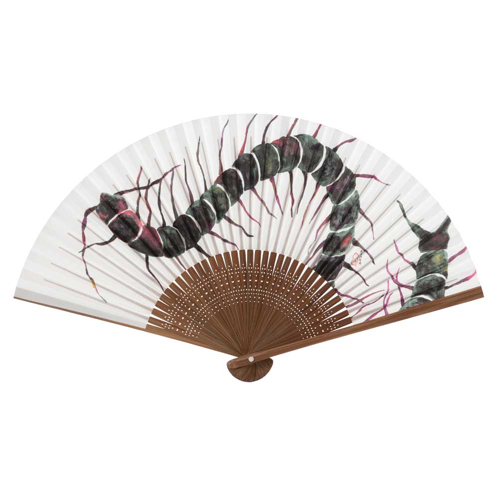 和詩倶楽部 進撃扇 毘沙門百足 ムカデ 和紙の扇子 七寸五分 約23cm 少し大きめ 男性用の定番サイズ メンズ 和柄 手張り製 国産扇骨35本 日本製