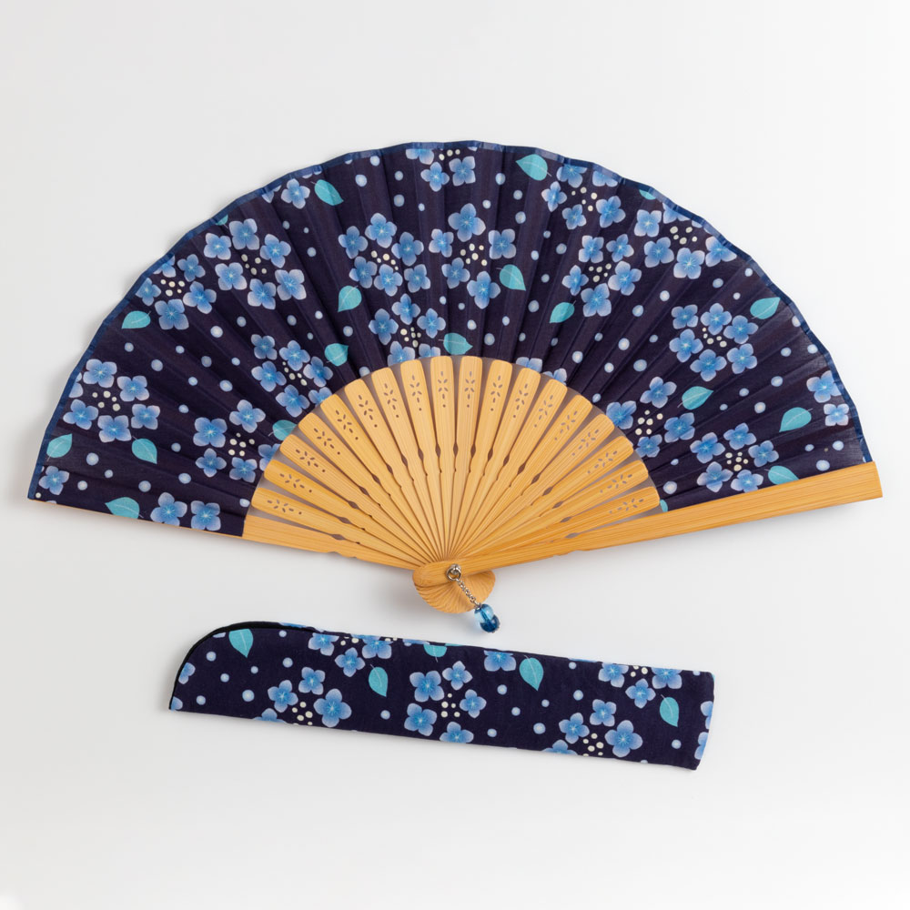 華やぎ扇子セット　あじさい紺　スーベニール　刺繍入り布貼り扇子　扇子袋付き　Sensu fan　※在庫限り