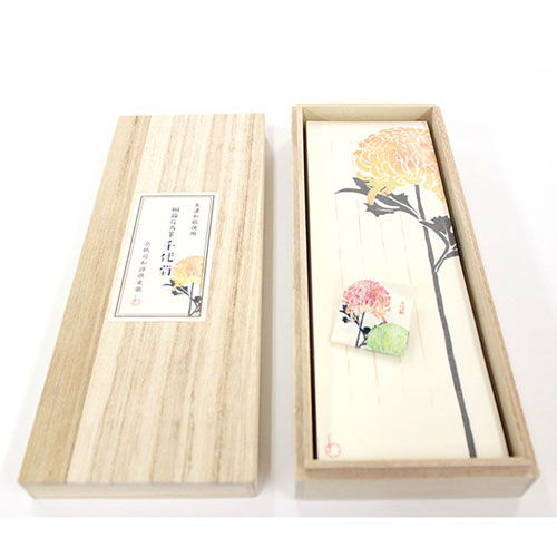 沓掛ろっか　桐箱花鳥箋　千代菊 (RKI-003)　包み香入りの美濃和紙一筆箋　和詩倶楽部　気軽なひとこと..