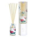 日本の四季の花をコンセプトにした日本らしい香りのシリーズ。パッケージも穏やかでインテリアにもなる形といたしました。こちらはインテリア感覚で楽しめる素敵な和のアロマディフューザーです。香りを吸い上げる部分には、扇子の中骨をイメージした、繊細な透かしをデザインした美しい竹材のバンブースティックをお使いください。まっすぐ縦に伸びた繊維質が毛細管現象を起こさせ、オイルを吸い上げ芳香します。竹の中心部に近い柔らかな部分を厳選して使用することにより、吸い上げ性能と芳香性をより一層高めています。【睡蓮】睡蓮をイメージした清楚な香り&gt;&gt; ART LAB バンブーディフューザーの一覧はこちら 仕様 サイズ：6×5.1×高22.5(cm) 内容：オイル50ml＋バンブースティック5本 芳香期間：約1ヶ月 ラッピングをご希望のお客様は、ラッピング用品も同時にお買い求めください。 この商品は、以下のラッピングが可能です。 　◎和紙包装紙　50円四季の花の香り「Wanoka」 日本の四季は私たちの生活にそっと寄り添い、温度や色彩、そして香りを繊細に変えながら、ふとした瞬間、時を思い出させてくれます。 「Wanoka」は日本人の持つ繊細な感覚を思い出し、生活に寄り添って心をどこかほっと和ませて癒やしてくれる和の香りシリーズです。 ART LAB | wanoka フラワー 桜 フラワー 睡蓮 フラワー 金木犀 フラワー 椿 バンブー 桜 バンブー 睡蓮 バンブー 金木犀 バンブー 椿 香油 桜 香油 睡蓮 香油 金木犀 香油 椿