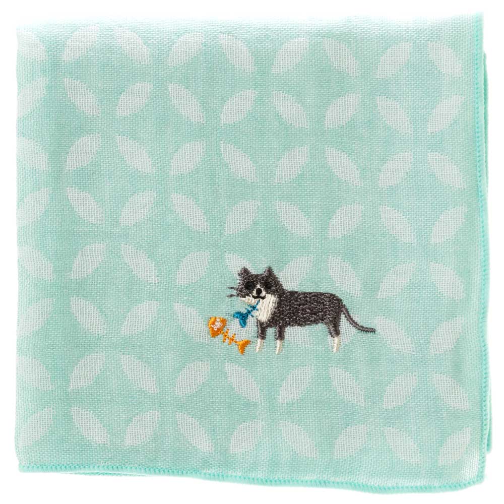 ガーゼ にゃんこハンカチ　くつした猫　七宝柄　刺繍入りガーゼハンカチ　スーベニール　Cat pattern embroidered gauze handkerchief