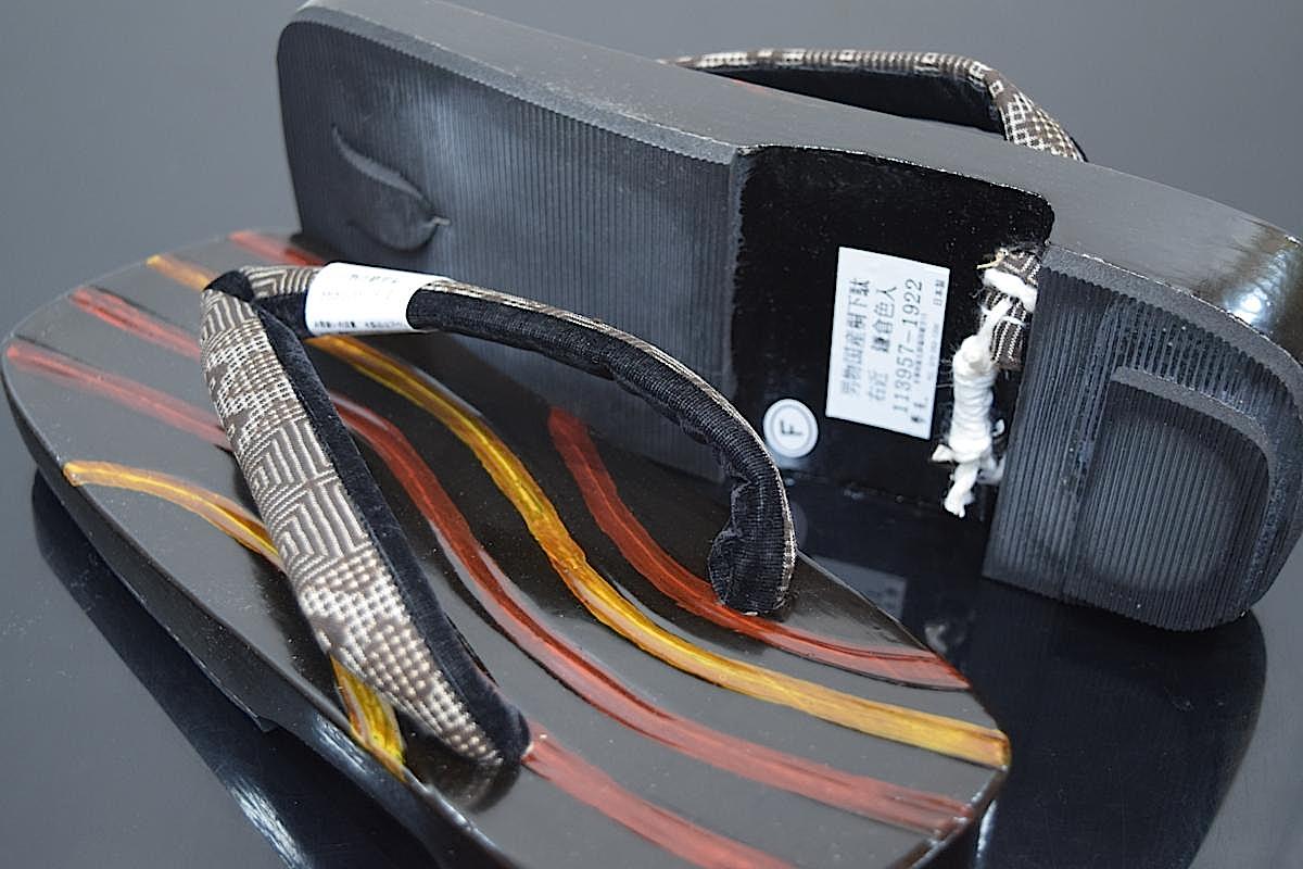 【国産桐】【日本製】男物最高級桐下駄鎌倉彫・右近・鎌倉色入