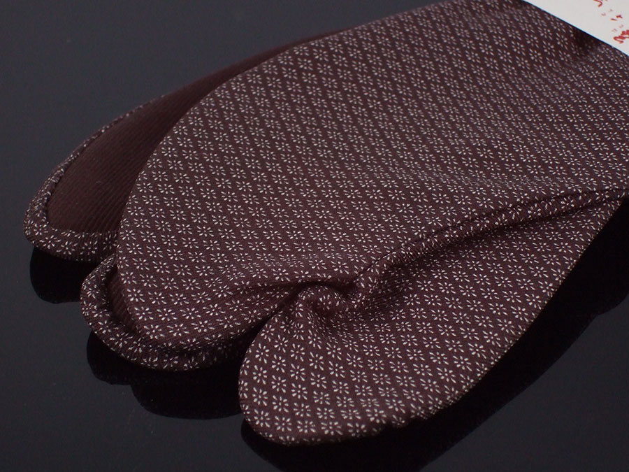 黒底足袋「黒地に菊菱文様（26.5cm）」