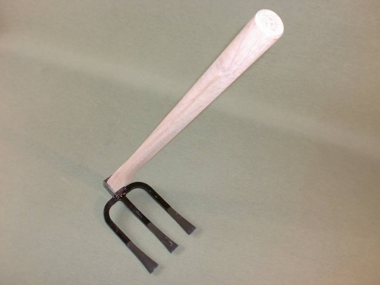 ※期間限定オマケ付き※ 千成 AD-207 備中鍬 土方三本鍬 木柄 90cm 用具 工具 鍬（くわ） クワ くわ ホー..