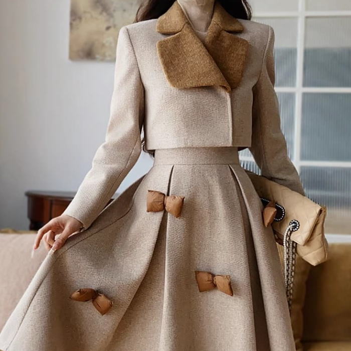 おし 小顔 着痩せ 上品 大きいサイズ お嬢様 セットアップ ベージュ スーツ スカート ミモレ フレア リボン ジャケット 長袖 襟