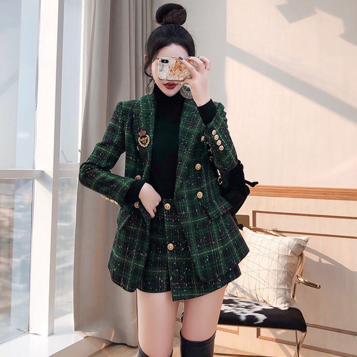 赤 レッド 緑 グリーン ショートパンツ ハイウエスト ジャケット 長袖 ビーズ ワッペン ツイード スパンコール テーラードカラー