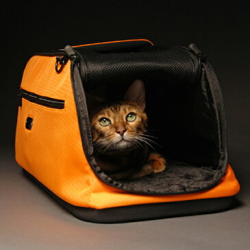 【犬 キャリーバッグ】 sleepypod Air スリーピーポッドエア (ストロベリーレッド) キャリーバック犬 猫 キャリーバック 旅行 ペットキャリーバッグ 人気 キャリーケース ハウス ドライブ 防災 お出かけ小型犬用 車内 機内持ち込み 新幹線 10P24Jun13