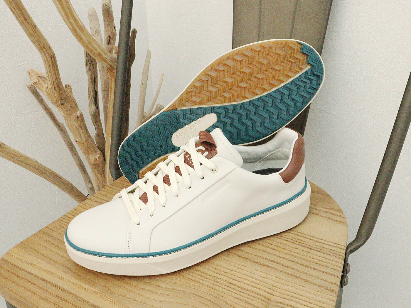 返品交換送料無料COLE HAAN コールハーン GRANDPRO Topspin Golf グランドプロ トップスピン ゴルフ IVORY/MEDITERRANEA アイボリー/メディテラネア メンズ 靴 ゴルフシューズ スパイクレス ウォータープルーフ スニーカー