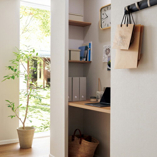 ※この壁紙は10M巻での販売となっておりますが、メーター数の変更は可能となっております。必要数によって金額の変更を行いますので、ご購入時に備考欄へご記入くださいませ。リピート縦-cm 横-cm有効幅92cm機能防かびシックハウス対策F☆☆☆...