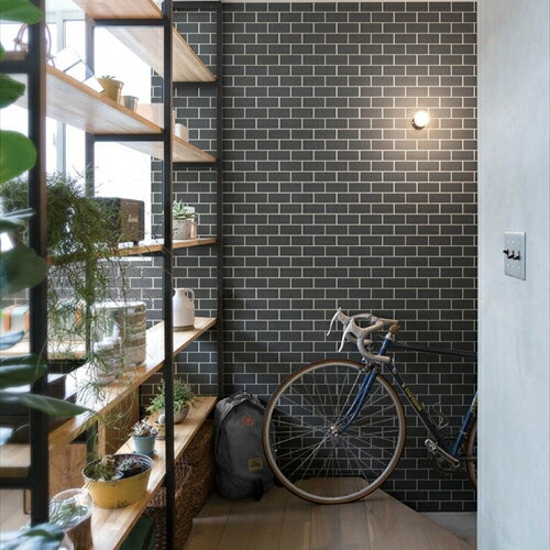 ※この壁紙は10M巻での販売となっておりますが、メーター数の変更は可能となっております。必要数によって金額の変更を行いますので、ご購入時に備考欄へご記入くださいませ。リピート縦10.7cm 横23.1cm有効幅92.5cm機能防かびシックハ...