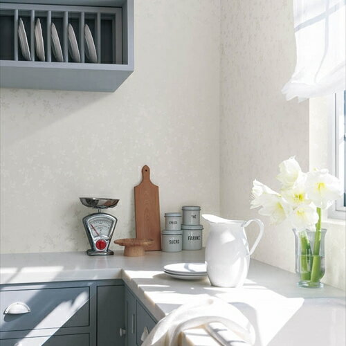 ※この壁紙は10M巻での販売となっておりますが、メーター数の変更は可能となっております。必要数によって金額の変更を行いますので、ご購入時に備考欄へご記入くださいませ。リピート縦31.5cm 横46.3cm有効幅92.5cm機能防かびシックハ...