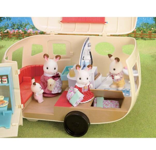 [送料無料] アメリカ版 シルバニアファミリー キャラバン ファミリー キャンピングカー アクセサリー 付き Calico Critters カリコ・クリッターズ キャンピング キャンプ 乗り物 車 家 ごっこ遊び 知育玩具 子供 女の子 男の子 クリスマス 誕生日 [楽天海外通販]