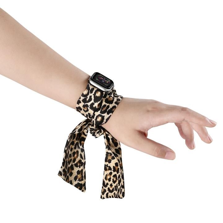 [送料無料] Leopard Silk Scarf Apple Watch Series 1,2,3,4,5,6 & SE用交換バンド - サイズ42mm/44mm [楽天海外通販] | Leopard Silk Scarf Replacement Band for Apple Watch Series 1,2,3,4,5,6 & SE - Size 42mm/44mm