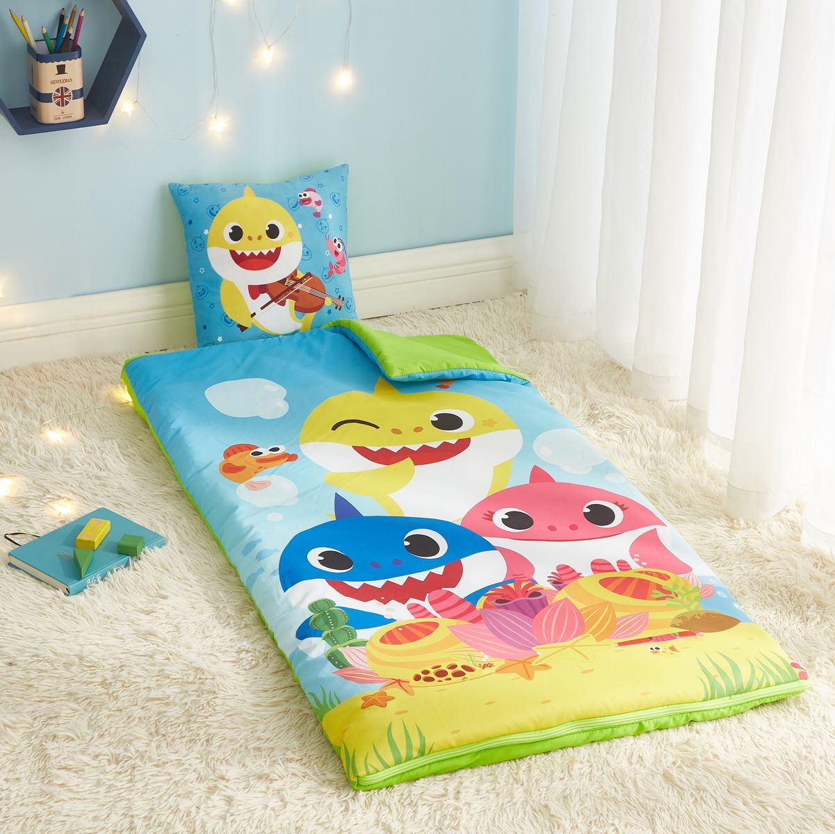 [RDY] [送料無料] ニコロデオン Baby Shark ドゥードゥースランバーバッグ（ピロー付き [楽天海外通販]..