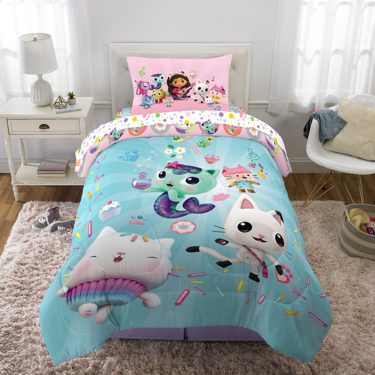 [RDY] [送料無料] Gabby's Dollhouse Kids Twin Full Bed in a Bag, Comforter and Sheets [楽天海外通..