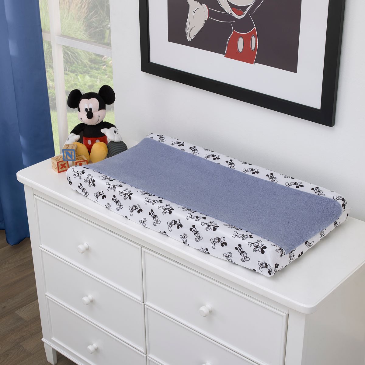 [送料無料] Disney Mickey Mouse - Timeless Mickey Super Soft Blue Changing Pad Cover[楽天海外通販] | Disney Mickey Mouse - Timeless Mickey Super Soft Blue Changing Pad Cover