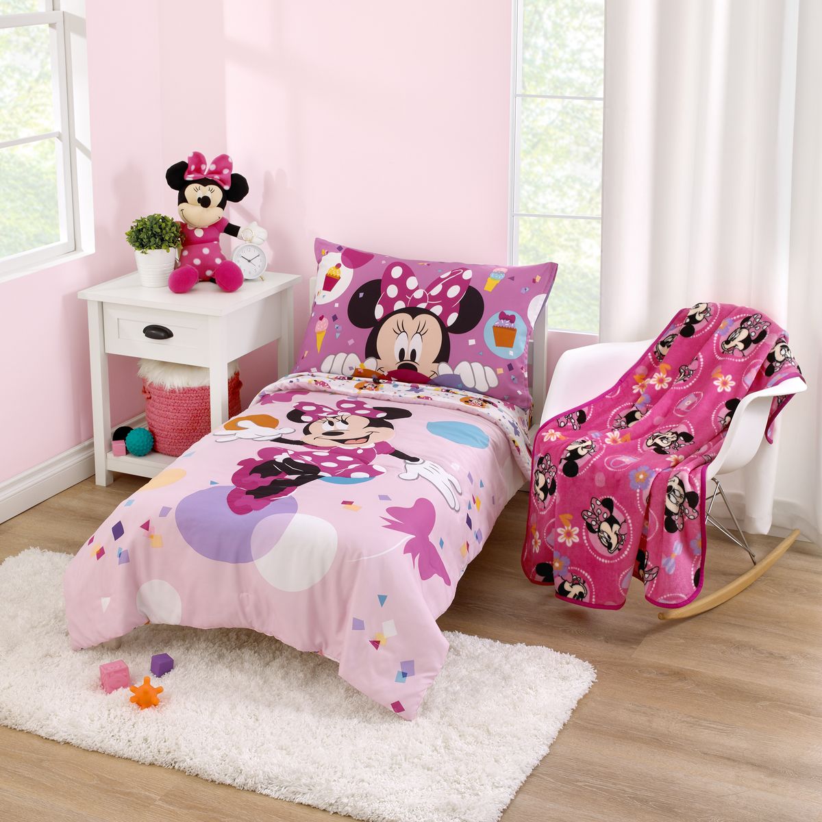 [RDY] [送料無料] Disney ミニーマウス ハビング ファン 5ピース 幼児用寝具セット＆ブランケットバンドル、幼児女の子、ピンク [楽天海外通販] | Disney Minnie Mouse Having Fun 5-Piece Toddler Bedding Set and