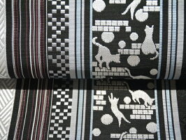大人気!本場筑前博多織黒木織物謹製博多帯ねこ柄猫柄ネコ柄肉球全通帯正絹黒地八寸名古屋帯【お仕立代無料&送料無料&代引料無料】女性用レディース八寸なごや帯袋名古屋帯袋なごや帯金証紙金印黒色八寸帯かがり帯和服和装日本製
