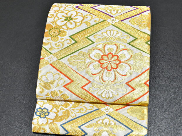 即納可能 お仕立て上り 西陣織 振袖用袋帯 白系アイボリー 古典柄【送料無料＆代引料無料】新品 西陣帯 女性用 成人式用 フォーマル用 松皮菱 日本製