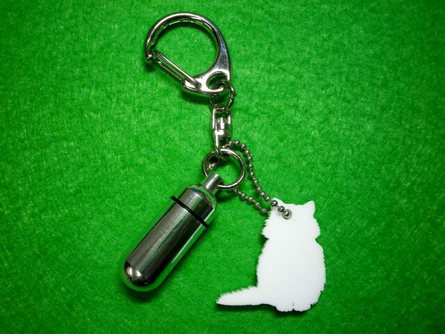 ペット仏具遺骨カプセルキーホルダー「シルエット」（カプセル　小）　洋ねこ(2)手元供養　仏具　遺骨ペンダント